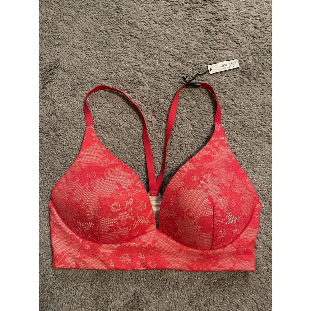 Victoria's Secret Body By Victoria Lightly Lined Plunge‎ Bra 32D Red Lace